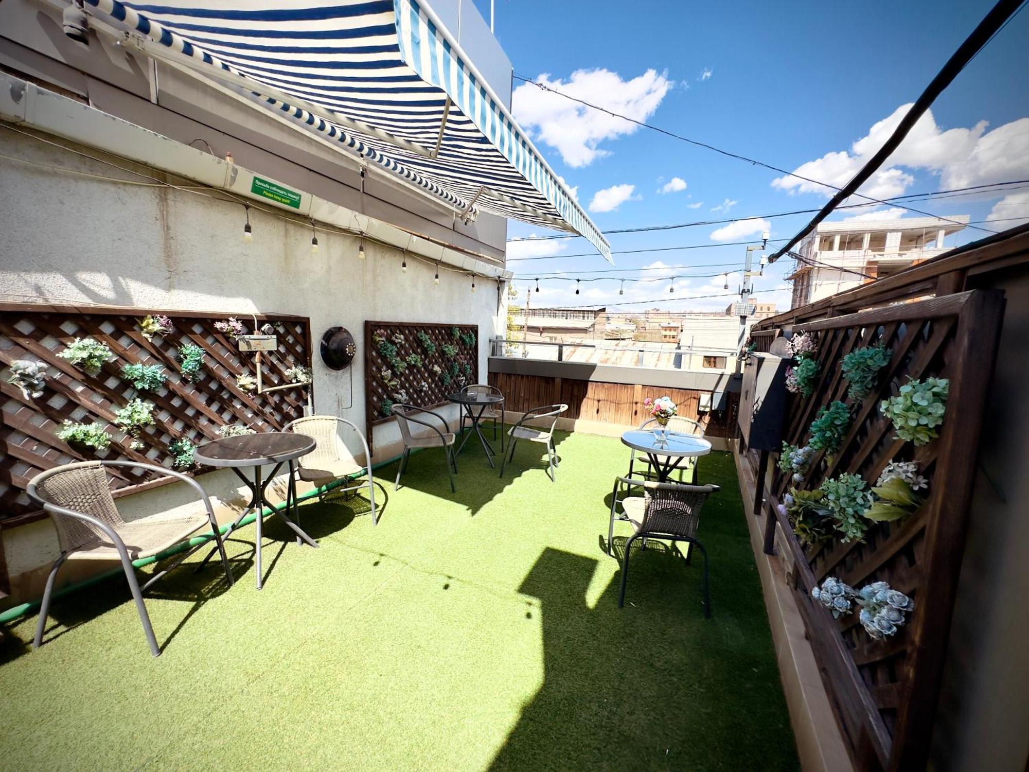 Rest Apartments By Nava Hotel Erevan Esterno foto